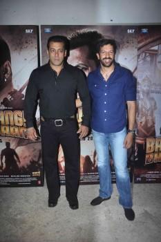 Bollywood Actor Salman Khan invites Aamir Khan to Watch Bajrangi Bhaijaan.