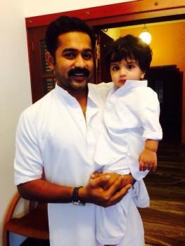 Check out the photos of Asif Ali and his family.