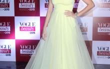 Anushka Sharma walked the red carpet in a white fairy dress with Virat Kohli at Vogue Beauty Awards 2015
