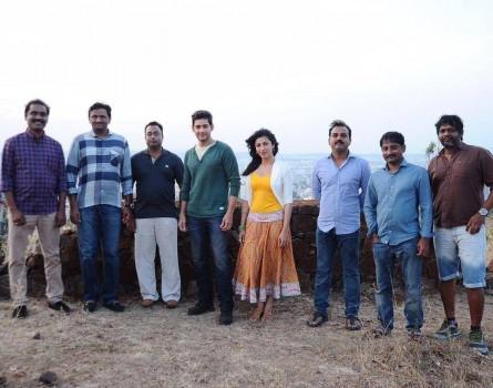 South Indian Actor Mahesh Babu and Actress Shruti Haasan's Srimanthudu Movie Working Stills.