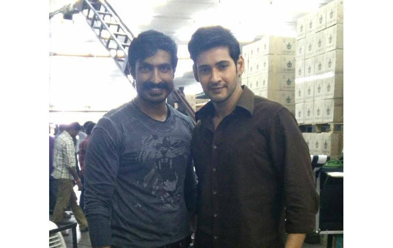 South Indian Actor Mahesh Babu and Actress Shruti Haasan's Srimanthudu Movie Working Stills. Mahesh Babu and Shruti Haasan's Srimanthudu Movie Working Stills,Srimanthudu Movie Working Stills,Srimanthudu Movie Working images,Srimanthudu Movie Working photos,Srimanthudu Movie Working pictures,Srimanthudu Movie Working pics,Mahesh Babu and Shruti Ha