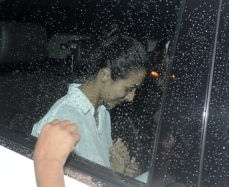 Bollywood Actor Saif Ali Khan, Kareena Kapoor Khan, Arbaaz Khan and Malaika Arora Khan spotted at Pali Bhavan restaurant in Bandra. Saif Ali Khan,Kareena Kapoor Khan,Arbaaz Khan and Malaika Arora Khan spotted at Pali Bhavan restaurant in Bandra,Saif Ali Khan and Kareena Kapoor Khan,saif Ali Khan,Kareena Kapoor Khan,Arbaaz Khan,Malaika Arora Khan,celebs spotted at Pali Bhavan restaur