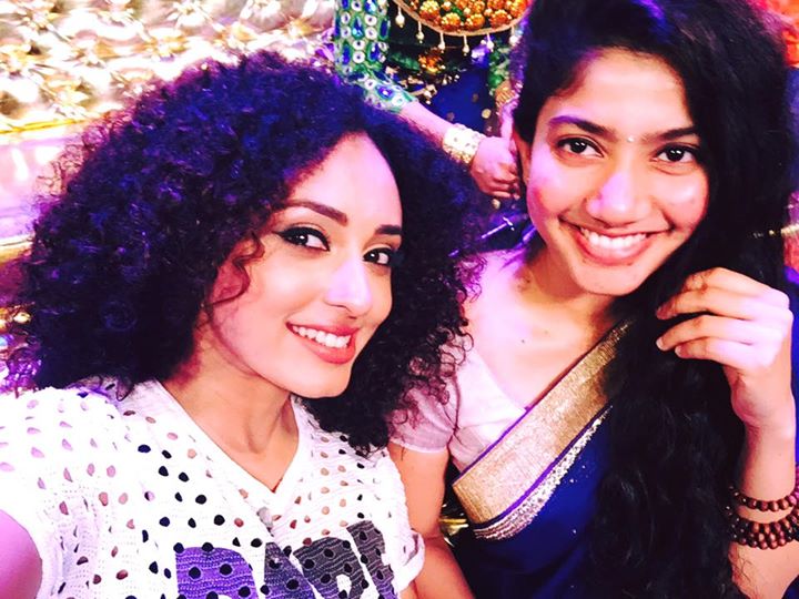 Sai Pallavi appeared on the Sunday episode of Gum on D2 aka D4 Dance Reality Show. Sai pallavi,sai pallavi new,sai pallavi with GP,sai pallavi in D4,sai pallavi in D4 Dance show