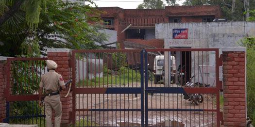 Terrorists attacked a passenger bus in Punjab and then stormed a police station in Gurdaspur early on Monday, and killed at least 8 people, including six civilians. Punjab Terror Attack,Terror Attack,Terrorist attack in Punjab,Terror attack in Punjab,Gurdaspur terror attack in Punjab,police station in Gurdaspur,police station Attack,Terror Attack police station,Gurdaspur