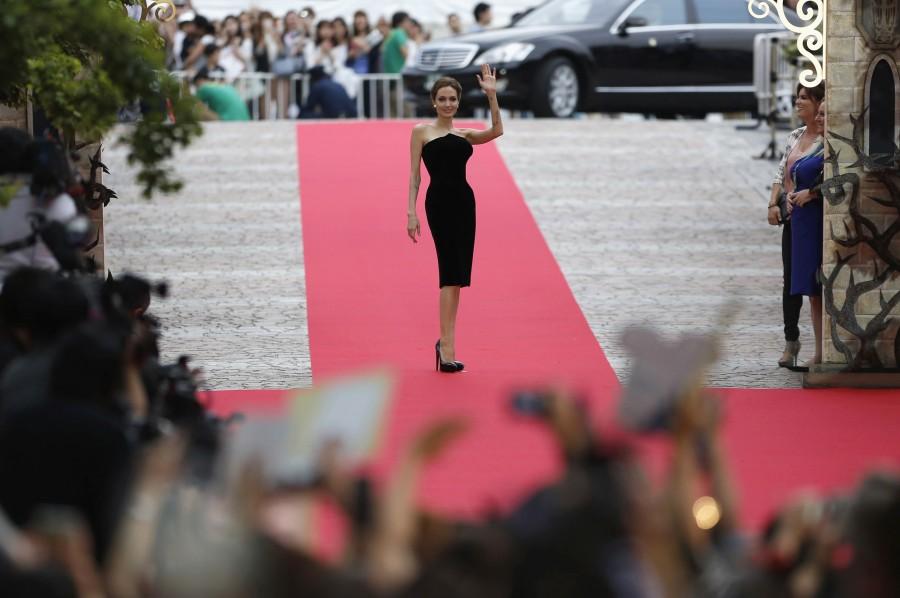 Angelina Jolie makes an appearance in Japan. Angelia jolie,angelia jolie photos,angelia jolie special moments,angelia jolie upcoming films