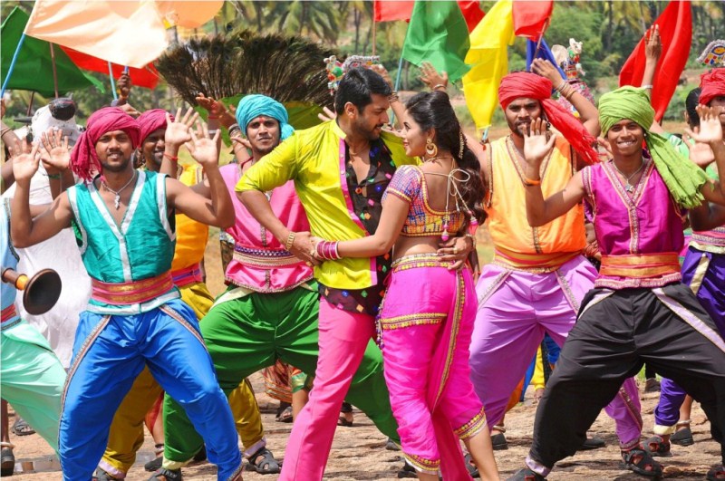 Sakalakala Vallavan Appatakkar is an upcoming tamil movie, Jayam Ravi, Trisha and Anjali in the lead roles. Sakalakala Vallavan Appatakkar,Jayam Ravi,Trisha,Anjali,Sakalakala Vallavan Appatakkar Movie Stills,Sakalakala Vallavan Appatakkar Movie pics,Sakalakala Vallavan Appatakkar Movie images,Sakalakala Vallavan Appatakkar Movie photos,Sakalakala Vallavan Appat