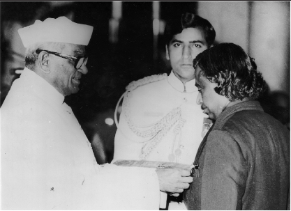 Here are some rare and unseen pictures of APJ Abdul Kalam. APJ Abdul Kalam Rare and Unseen Pics,APJ Abdul Kalam Rare pics,APJ Abdul Kalam Rare images,APJ Abdul Kalam Rare stills,APJ Abdul Kalam passes away,APJ Abdul Kalam unseen pics,APJ Abdul Kalam unseen images,APJ Abdul Kalam unseen photos,APJ Abdul Kalam unse