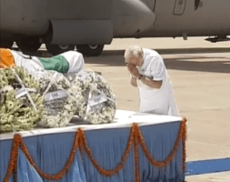 Narendra Modi pays his last respects to Dr APJ Abdul Kalam,Narendra Modi pays his last respects Abdul Kalam,Narendra Modi,Abdul Kalam,APJ Abdul Kalam,Abdul Kalam Dead,Abdul Kalam No more,last respect to Dr APJ Abdul Kalam,Narendra Modi pics