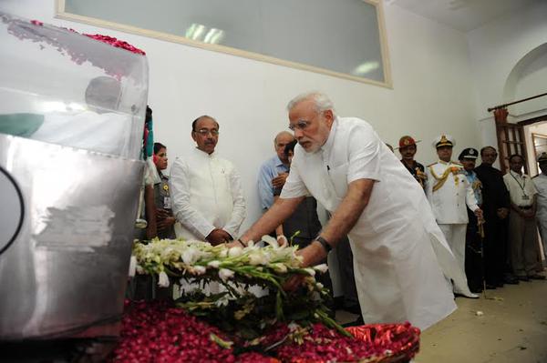 Photos of VIP's line up to pay last respects to Dr APJ Abdul Kalam. VIP's line up to pay last respects to Dr APJ Abdul Kalam,VIP's pay last respects to Dr APJ Abdul Kalam,Dr APJ Abdul Kalam,Abdul Kalam,last respects to Dr APJ Abdul Kalam,Pay your last respects to former President APJ Abdul Kalam