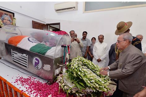 President Pranab Mukherjee Paid Homage to former Indian President APJ Abdul Kalam.