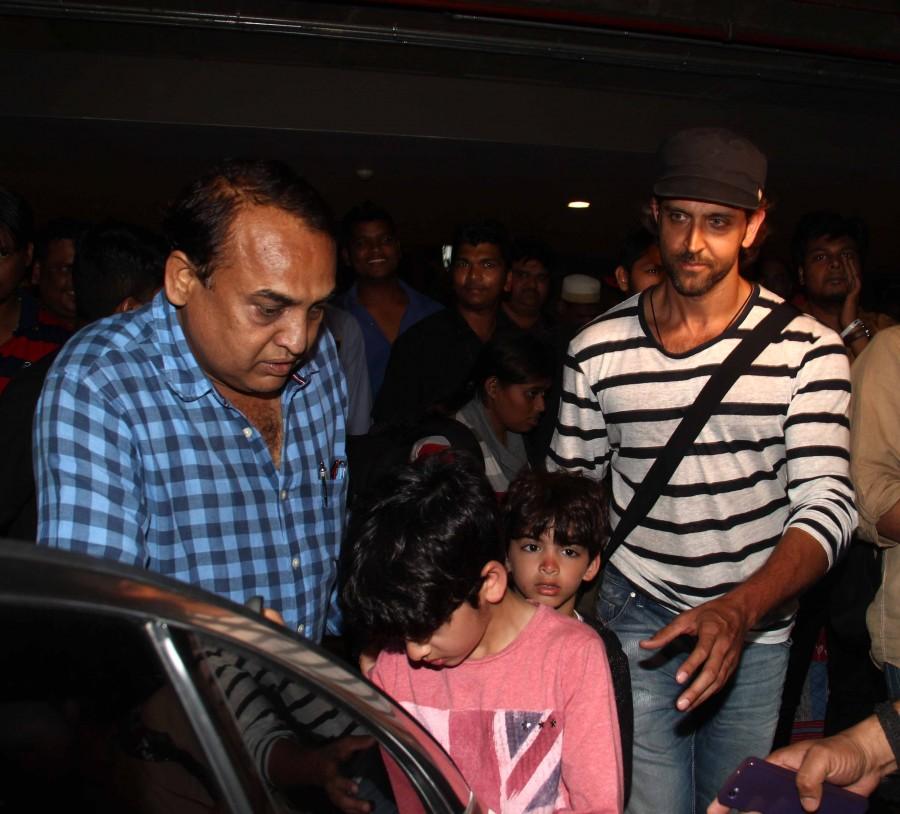 Hrithik's sons, Hrehaan and Hridhaan, at International Airport Hrithik Roshan,Hrehaan and Hridhaan Roshan,Maldives,Mumbai Airport,Photos