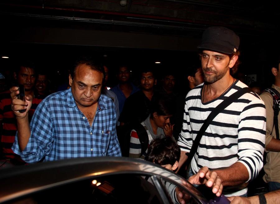 Hrithik Roshan with sons Return From Maldives Hrithik Roshan,Hrehaan and Hridhaan Roshan,Maldives,Mumbai Airport,Photos
