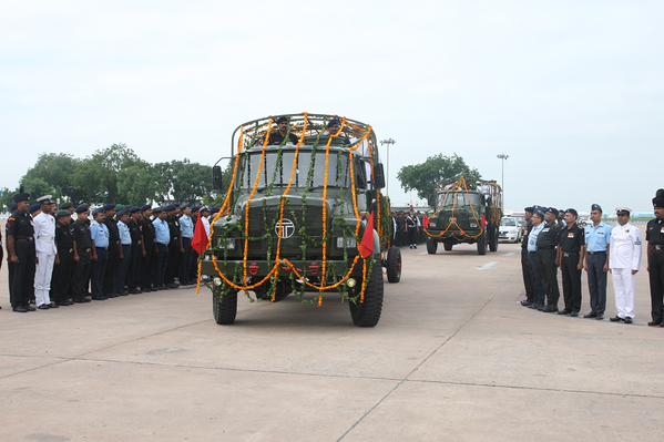 Former President Dr. APJ Abdul Kalam's mortal remains to leave for Rameshwaram for last rites. Former President Dr. APJ Abdul Kalam's mortal remains to leave for Rameshwaram,Dr. APJ Abdul Kalam's mortal remains,Former President Dr. APJ Abdul Kalam,Dr. APJ Abdul Kalam,Dr. APJ Abdul Kalam body,APJ Abdul Kalam,APJ Abdul Kalam dies,APJ Abdul