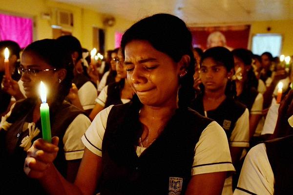 Children across India pay tribute to the Children with Roses,Pay Tribute to People's President Abdul Kalam,Children Pay Tribute to Abdul Kalam,Tribute to Abdul Kalam,Abdul Kalam,APJ Abdul Kalam,President APJ Abdul Kalam dies,Abdul Kalam's body,Abdul Kalam dies,Former President Kalam d