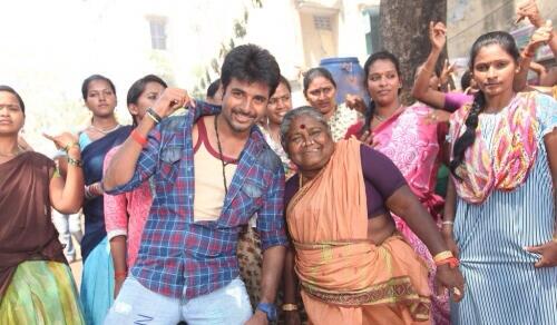 Tamil Folk singer Paravai Muniyamma Hospitalized. Paravai Muniyamma,Folk singer Paravai Muniyamma Hospitalized,Folk singer Paravai Muniyamma,Paravai Muniyamma Hospitalized,Vishal takes Paravai Muniyamma into his Hands,Vishal