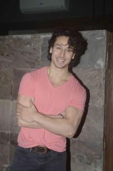 Photos of Bollywood Actor Tiger Shroff spotted with a Girl at Bandra Restaurant.