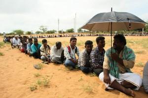 Thousands of people throng Kalam's Rameswaram house for his last glimpse,Dr APJ Kalam in Rameshwaram,Rameshwaram,APJ Abdul Kalam's body flown to Rameswaram,abdul kalam funeral,abdul kalam funeral pics,abdul kalam funeral images,Abdul Kalam'