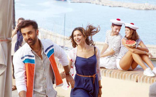 deepika padukone dress in matargashti song