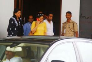 Manyata visted Sanjay Dutt at Yerwada Jail,on birtdhay,Manyata visted Sanjay Dutt,Sanjay Dutt,Manyata,Sanjay Dutt Birthday,Sanjay Dutt at Yerwada Jail,Sanjay Dutt wife Manyata,Manyata Dutt