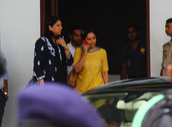 On Sanjay Dutt's 56th birthday, his wife Manyata Dutt paid him a visit at Yerwada jail. Manyata visted Sanjay Dutt at Yerwada Jail,on birtdhay,Manyata visted Sanjay Dutt,Sanjay Dutt,Manyata,Sanjay Dutt Birthday,Sanjay Dutt at Yerwada Jail,Sanjay Dutt wife Manyata,Manyata Dutt
