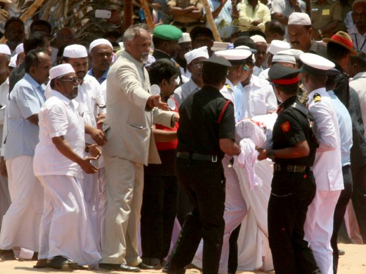 Photos of Former President Dr APJ Abdul Kalam's funeral procession in Rameswaram. APJ Abdul Kalam,Abdul Kalam's final journey,Kalam funeral,APJ Abdul Kalam Funeral,President Funeral,death of apj abdul kalam,apj abdul kalam death news,Former president Abdul Kalam passes away,National News,India News,APJ Abdul Kalam's final jou
