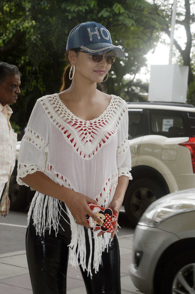 Bollywood Actress Urvashi Rautela spotted at Domestic Airport. Urvashi Rautela,Urvashi Rautela spotted at Domestic Airport,Urvashi Rautela at Airport,Actress Urvashi Rautela,Urvashi Rautela latest pics,Urvashi Rautela latest images,Urvashi Rautela latest photos,Urvashi Rautela latest stills,Urvashi Rautela latest pic