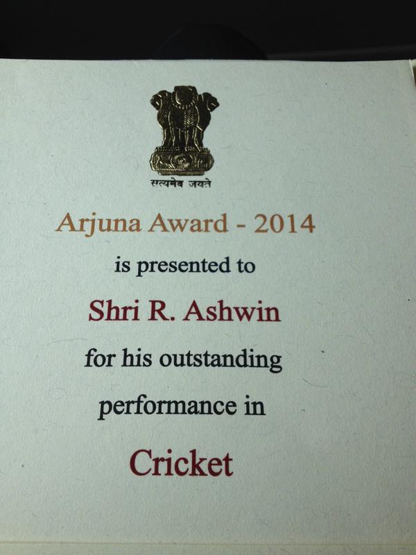 Cricket Player Ashwin Ravichandran receives Arjuna Award. Ashwin Ravichandran,Ashwin Ravichandran receives Arjuna Award,Arjuna Award 2014,cricket player Ashwin Ravichandran,Ravichandran Ashwin gets Arjuna Award,Arjuna Award pics,Arjuna Award images,Ashwin