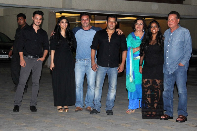 Bollywood attended Salman Khan's sister Arpita Khan's birthday bash. Here are the snapshots. Salman Khan's sister Arpita Khan's Birthday Bash,Arpita Khan's Birthday Bash,Arpita Khan Birthday Bash,Arpita Khan Birthday celebration,Arpita Khan,Salman Khan sister Arpita Khan,Salman Khan,celebs at Arpita Khan Birthday Bash,Arpita Khan B