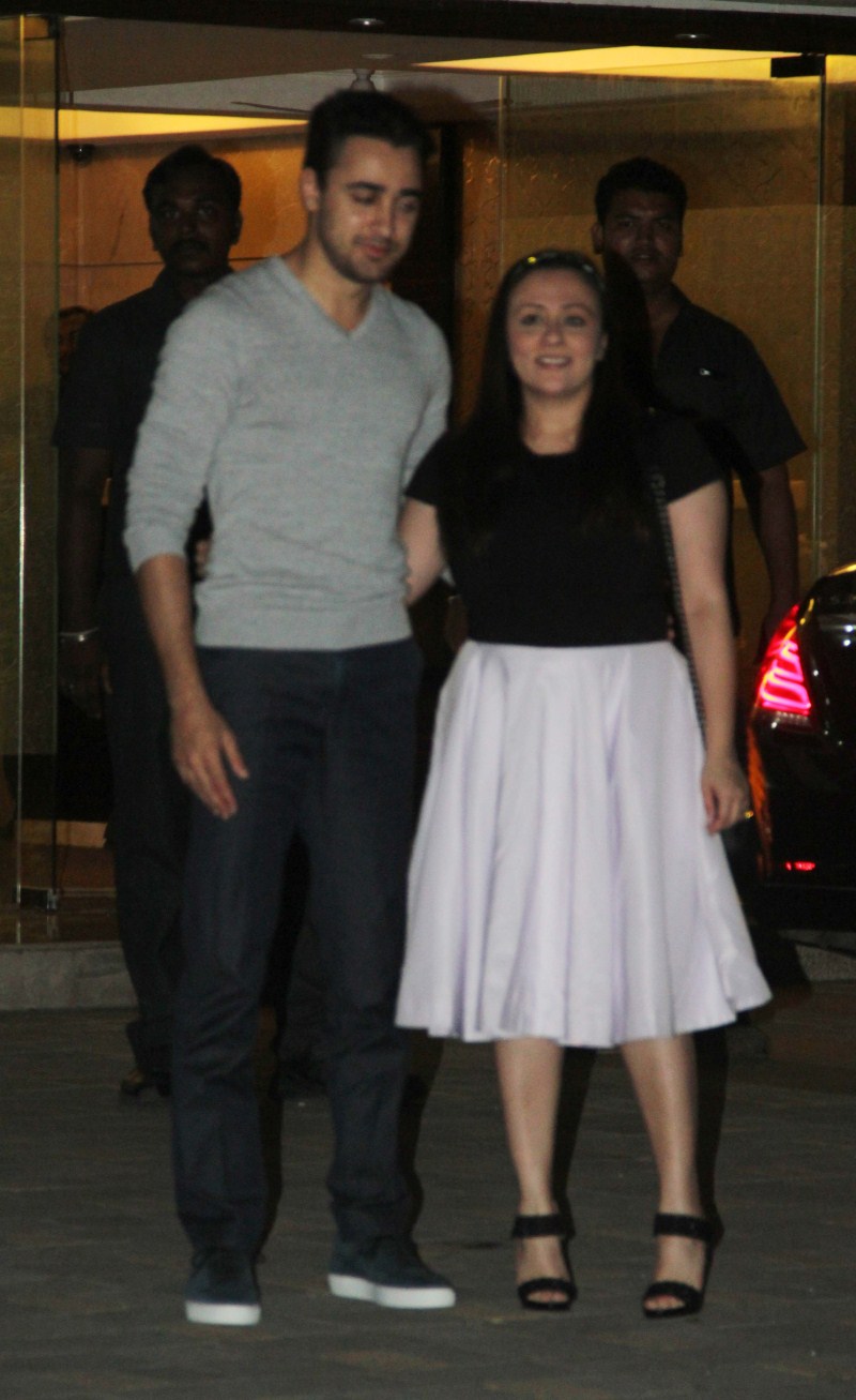 Bollywood attended Salman Khan's sister Arpita Khan's birthday bash. Here are the snapshots. Salman Khan's sister Arpita Khan's Birthday Bash,Arpita Khan's Birthday Bash,Arpita Khan Birthday Bash,Arpita Khan Birthday celebration,Arpita Khan,Salman Khan sister Arpita Khan,Salman Khan,celebs at Arpita Khan Birthday Bash,Arpita Khan B