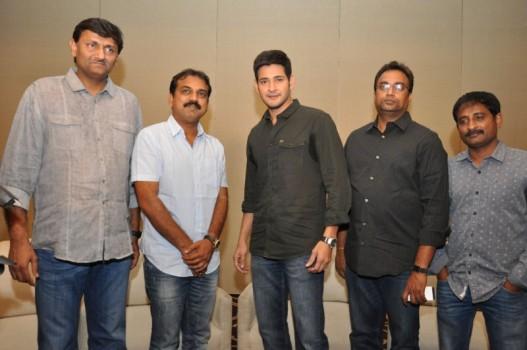 Mahesh Babu's upcoming movie Srimanthudu Press Meet.