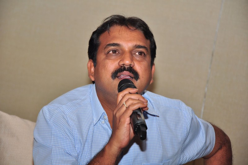 Mahesh Babu's upcoming movie Srimanthudu Press Meet. Mahesh Babu's Srimanthudu Movie Press Meet,Srimanthudu Movie Press Meet,Srimanthudu Press Meet,Srimanthudu Press Meet pics,Srimanthudu Press Meet images,Srimanthudu Press Meet photos,Srimanthudu Press Meet pictures,Mahesh Babu,actor Mahesh Babu,Mahes