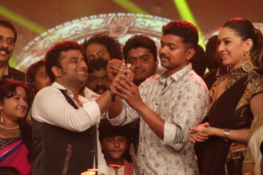 South Indian Music composer Devi Sri Prasad celebrates his Birthday with Vijay, Hansika and Puli Team. Devi Sri Prasad celebrates Birthday with Vijay,Hansika and Puli Team,Devi Sri Prasad birthday celebration,Devi Sri Prasad birthday,vijay,Hansika,Puli Team,Puli audio launch,Puli music launch,Devi Sri Prasad