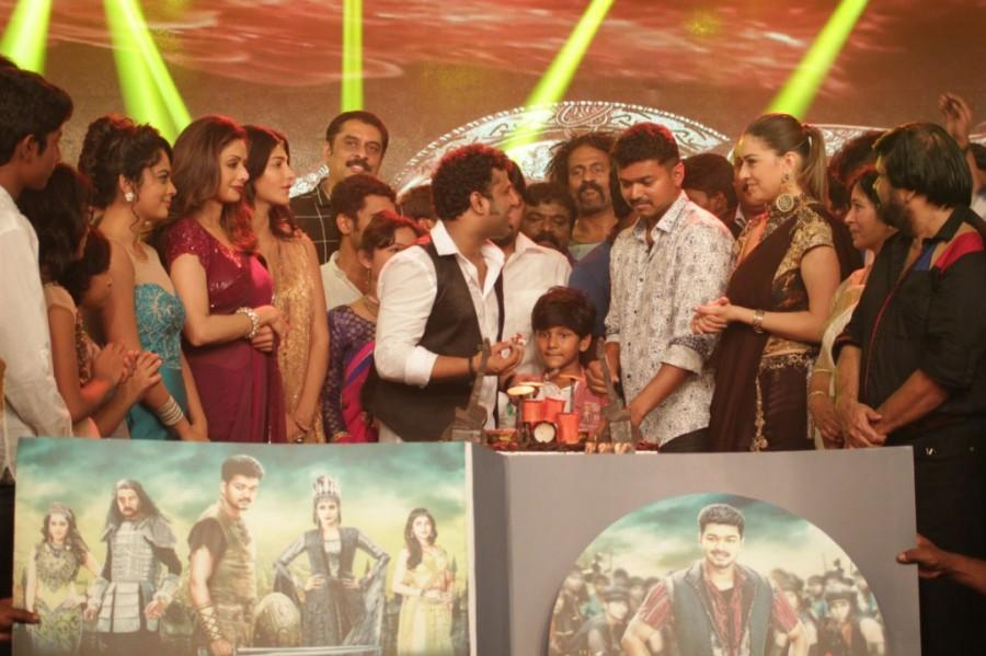 South Indian Music composer Devi Sri Prasad celebrates his Birthday with Vijay, Hansika and Puli Team. Devi Sri Prasad celebrates Birthday with Vijay,Hansika and Puli Team,Devi Sri Prasad birthday celebration,Devi Sri Prasad birthday,vijay,Hansika,Puli Team,Puli audio launch,Puli music launch,Devi Sri Prasad