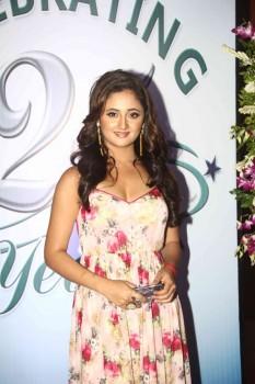 Bollywood Actress Rashmi Desai Latest Pictures.