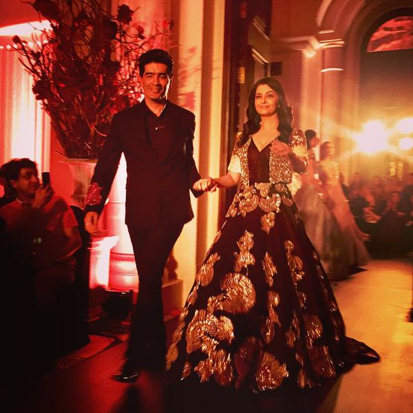 Bollywood Actress Aishwarya Rai Bachchan walks for Manish Malhotra at Amazon India Couture Week 2015. Aishwarya Rai Bachchan,Aishwarya Rai,Aishwarya Rai Bachchan walks for Manish Malhotra at Amazon India Couture Week 2015,Aishwarya Rai at Manish Malhotra,Amazon India Couture Week 2015,Manish Malhotra fashion event,Manish Malhotra,actress Aishwarya Rai Bac