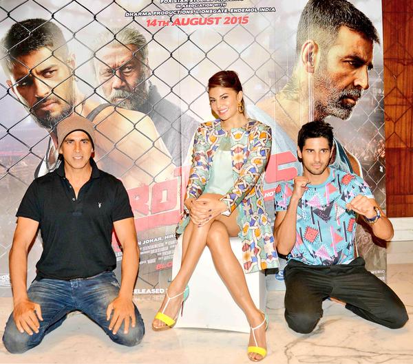 Photos of Akshay Kumar, Sidharth Malhotra and Jacqueline Fernandez promoting Brothers Movie. Akshay Kumar,Sidharth Malhotra and Jacqueline Fernandez promoting Brothers Movie,akshay Kumar,Sidharth Malhotra,Jacqueline Fernandez,Brothers Movie Promotion,Brothers,Akshay Kumar,Sidharth Malhotra and Jacqueline Fernandez
