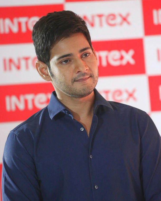 Telugu Actor Mahesh Babu at INTEX Mobile Launch. Mahesh Babu,Mahesh Babu at INTEX Mobile Launch,INTEX Mobile Launch,INTEX Mobile,prince Mahesh Babu,actor Mahesh Babu,Mahesh Babu latest pics,Mahesh Babu latest images,Mahesh Babu latest photos,Mahesh Babu latest stills,Mahesh Babu latest pictures