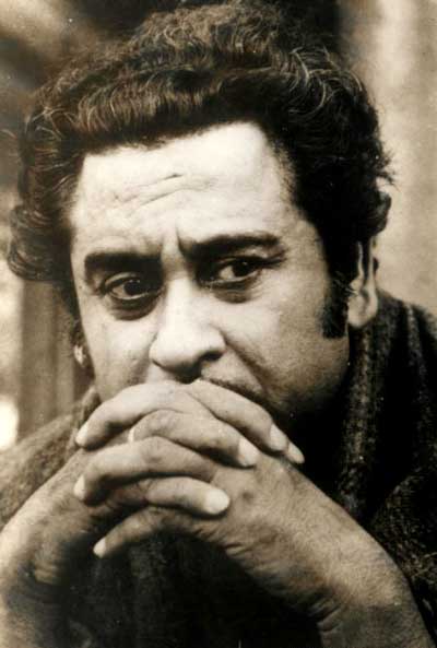 Kishore Kumar was an Indian film playback singer, actor, lyricist, composer, producer, director, screenplay writer and scriptwriter. He is considered as one of the most successful playback singers of the Hindi film industry. Kishore Kumar,Remembering Kishore Kumar on his 86th birthday,Kishore Kumar 86th birthday,singer Kishore Kumar,actor Kishore Kumar,Kishore Kumar rare pics,Kishore Kumar rare images,Kishore Kumar rare stills,Kishore Kumar rare pictures