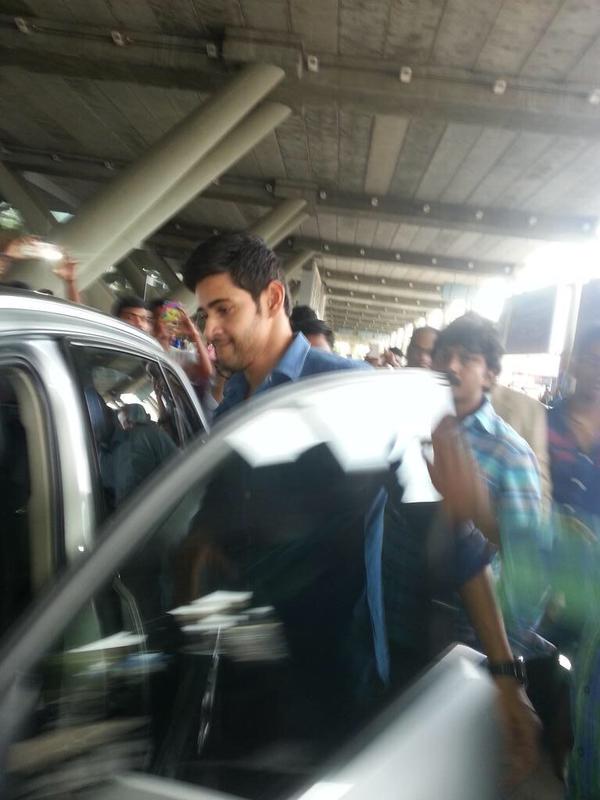 South Indian Actor Mahesh Babu snapped at Chennai Airport. Mahesh Babu,Mahesh Babu's Selvandhan Movie Promotion in Chennai,Selvandhan Movie Promotion in Chennai,Selvandhan,Selvandhan movie promotion,Srimanthudu,Srimanthudu movie promotion,Mahesh Babu snapped at Chennai Airport