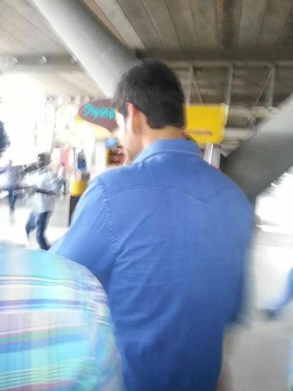 South Indian Actor Mahesh Babu snapped at Chennai Airport. Mahesh Babu,Mahesh Babu's Selvandhan Movie Promotion in Chennai,Selvandhan Movie Promotion in Chennai,Selvandhan,Selvandhan movie promotion,Srimanthudu,Srimanthudu movie promotion,Mahesh Babu snapped at Chennai Airport