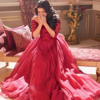 Bollywood Actress Aishwarya Rai Bachchan sizzles on Hello India Magazine.