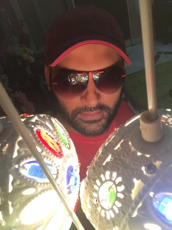 Kapil Sharma is an Indian stand-up comedian, actor, TV host, producer and singer. Kapil Sharma,Kapil Sharma marriage,Kapil Sharma wedding,Kapil Sharma leaked photo,Kapil Sharma leaked image,Kapil Sharma got hitched