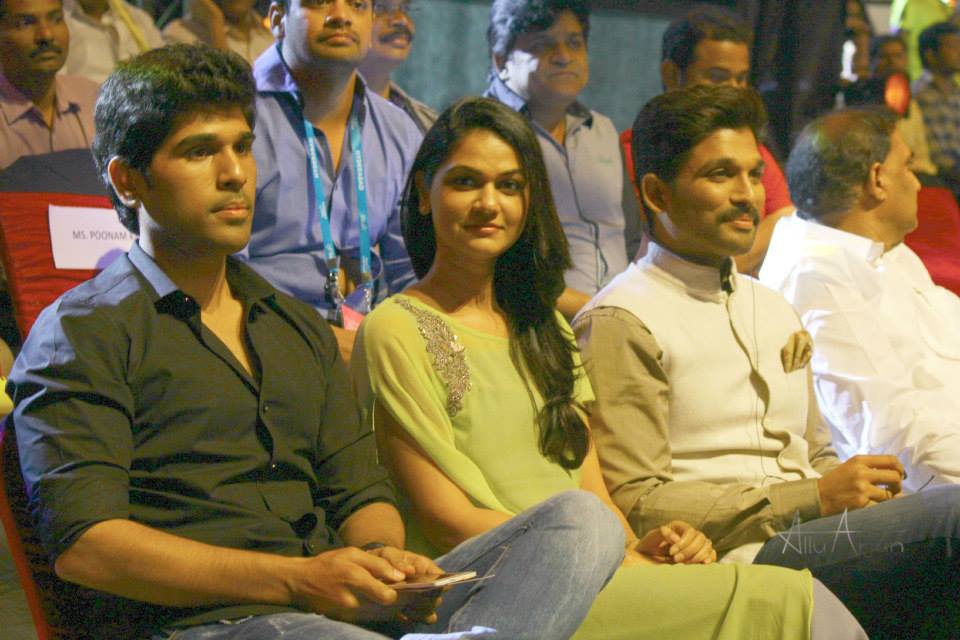 South Indian Actor Allu Arjun at PRO Kabaddi League Match. Allu Arjun,Allu Arjun at PRO Kabaddi League Match,PRO Kabaddi League Match,PRO Kabaddi,actor Allu Arjun,Allu Arjun latest pics,Allu Arjun latest images,Allu Arjun latest photos,Allu Arjun latest stills,Allu Arjun latest pictures