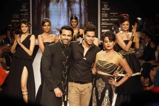 Photos of India International Jewellery Week 2015.