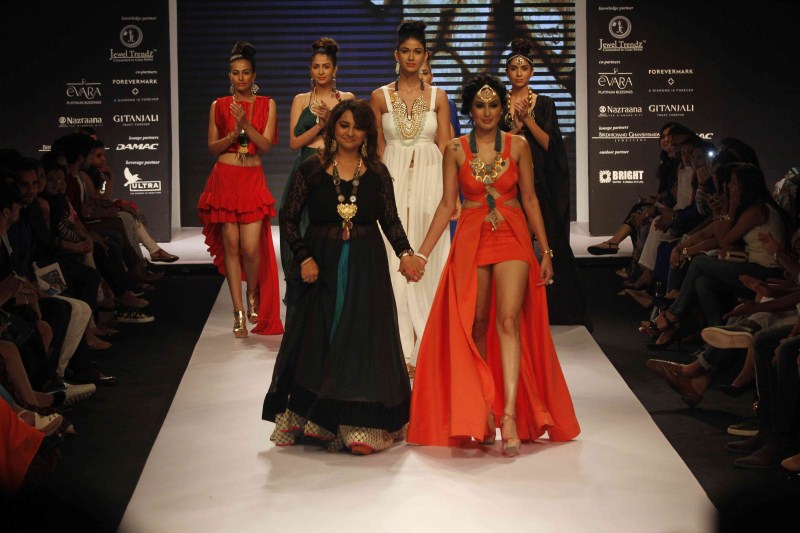 Photos of India International Jewellery Week 2015. India International Jewellery Week 2015,India International Jewellery Week,IIJW 2015,IIJW,fashion show,fashion event,fashion