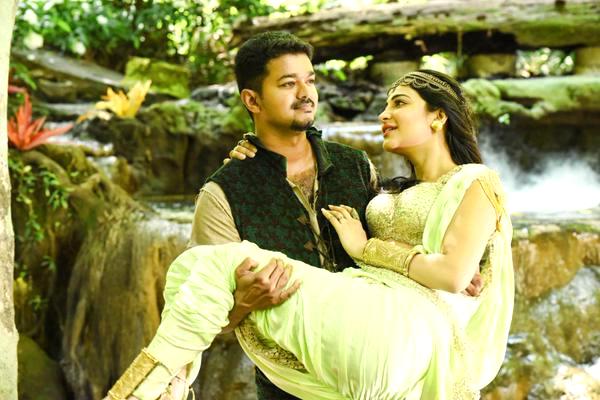 Puli is an Upcoming Tamil flick Vijay, Shruti Haasan, Hansika Motwani, Sridevi and Sudeep in lead role. Directed by Chimbu Deven. Vijay,Hansika Motwani,Vijay and Hansika Motwani,ilayathalapathy vijay,Puli,Puli movie stills,Puli movie pics,Puli movie images,Puli movie photos,vijay in puli movie,hansika motwani in puli movie