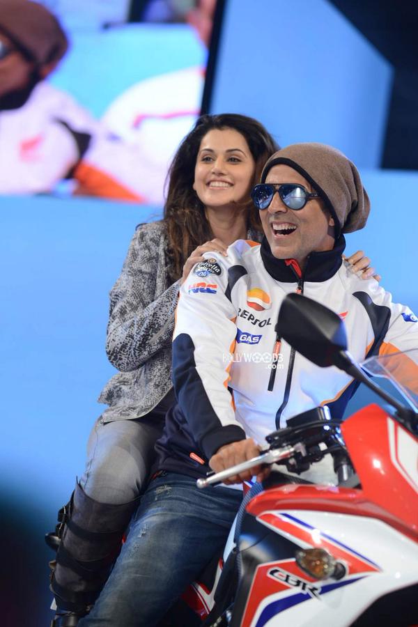 Actress Taapsee Pannu celebrates her birthday with Actor Akshay Kumar at Bike Launch. Taapsee Pannu,Akshay Kumar,Taapsee Pannu and Akshay Kumar at Bike Launch,Taapsee Pannu birthday celebration,Akshay Kumar at Taapsee Pannu birthday celebration,Taapsee Pannu birthday celebration pics,Taapsee Pannu birthday celebration images,Taapsee Pannu