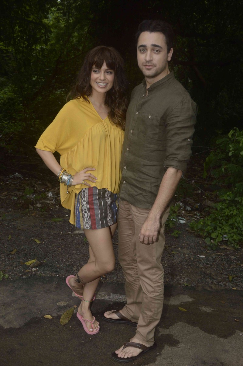 Actress Kangana Ranaut shoots for Katti Batti in Mumbai. Kangana Ranaut,Kangana Ranaut at Katti Batti in Mumbai,Kangana Ranaut at Katti Batti,Katti Batti,actress Kangana Ranaut,Kangana Ranaut latest pics,Kangana Ranaut latest images,Kangana Ranaut latest photos,Kangana Ranaut latest stills,Kangana Ranaut latest