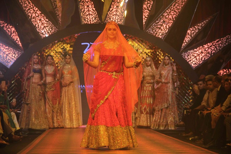 Bollywood Actress Preity Zinta turns Rajput Princess on Day 3 of IIJW 2015. Preity Zinta,Preity Zinta turns Rajput Princess,Day 3 of IIJW 2015,IIJW 2015,IIJW,India International Jewellery Week 2015,India International Jewellery Week,Preity Zinta at IIJW 2015,actress Preity Zinta,Preity Zinta latest pics,Preity Zinta latest images