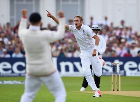 Stuart Broad became the fifth England bowler to take 300 Test wickets on the first day of the fourth Ashes Test.